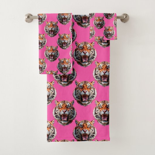 Tijgerkoppatroonontwerp Roze Bad Handdoek (Insitu)