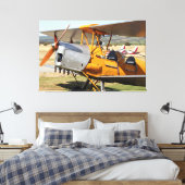 Tijgermot geel tweedekker vliegtuig canvas afdruk (Insitu (Slaapkamer))