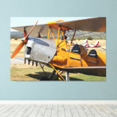 Tijgermot geel tweedekker vliegtuig canvas afdruk (Insitu (Houten vloer))