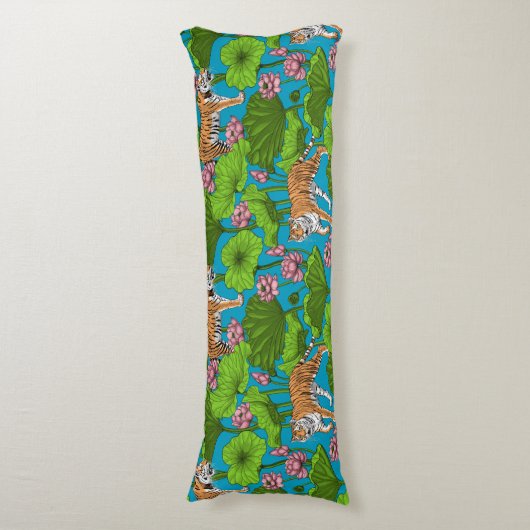 Tijgers in de roze lotusvijver lichaamskussen (Voorkant Verticaal)