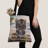 Tijgerwelp "ZON, ZAND EN STREPEN" Beach Tas (Dichtbij)