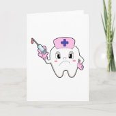 Tik als zuster met spuit.PNG Kaart (Voorkant)