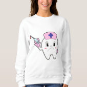 Tik als zuster met spuit.PNG Trui (Voorkant)