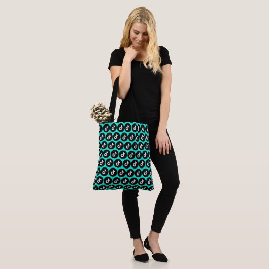 TikTok-tas Tote Bag (Op model)