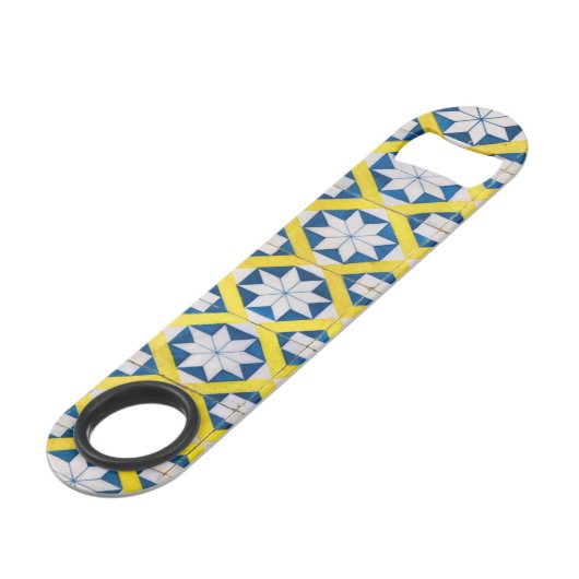 Tile Mosaic Flower Pattern Yellow Blue Speed Flessenopener (Achterkant Gekanteld)