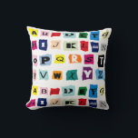 Tiles Trendy Alphabet Squares Kussen<br><div class="desc">Kleurrijke vierkantjes met een trendy alfabet met letters in een herhaald patroon op het kussen.</div>