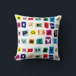 Tiles Trendy Alphabet Squares Kussen<br><div class="desc">Kleurrijke vierkantjes met een trendy alfabet met letters in een herhaald patroon op het kussen.</div>