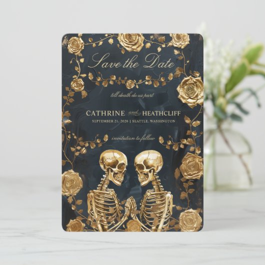 TILL DEATH Gold Skeletten en Rozen Save the Date Kaart (Staand voorkant)