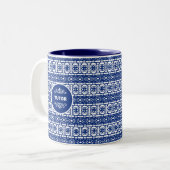 Tiller on Stylish Abstract Pattern in Blue & White Tweekleurige Koffiemok (Voorkant links)