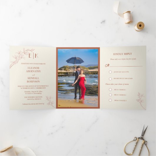 Timless Flower Wedding Tri-Fold Uitnodiging (Binnen)