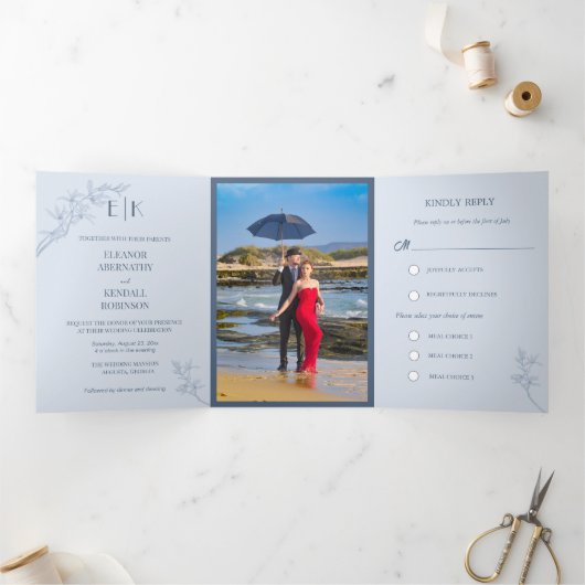 Timless Flower Wedding Tri-Fold Uitnodiging (Binnen)