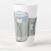 Tin Can Phone (Hoor je me NU?) Latte Mok (Voorkant)
