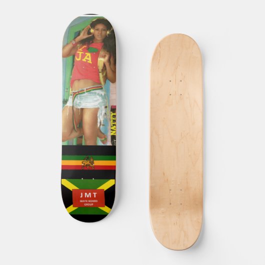 TINA INGRAM MODEL Skateboard (Voorkant)