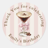 Tini beetje oudere espresso martini verjaardag bed ronde sticker (Voorkant)