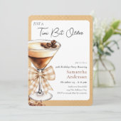 Tini Bit Older Uitnodiging 50e Verjaardags Koffief (Staand voorkant)