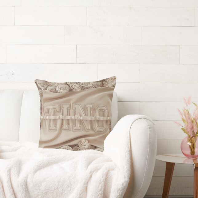 TINO geborduurd Roos Sierkussen (Bank)