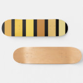 tinten van goudgele strepen op zwart persoonlijk skateboard (Horizontaal)