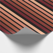 tinten van rode strepen op zwart cadeaupapier (Hoek)