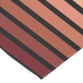 tinten van rode strepen op zwart korte tafelloper (Hoek)