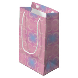 Tinten van roze met roze en blauwe achtergrond klein cadeauzakje