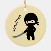 Tiny Angry Ninja, aangepaste naam op geel Keramisch Ornament (Achterkant)