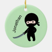 Tiny Angry Ninja, aangepaste naam op groen Keramisch Ornament (Achterkant)