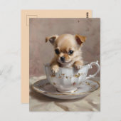 Tiny Delight: Chihuahua Puppy in een theekopje, Briefkaart (Voorkant / Achterkant)
