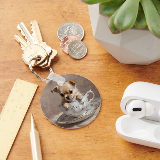 Tiny Delight: Chihuahua Puppy in een theekopje, Sleutelhanger (Bureau)