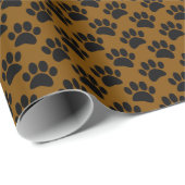 Tiny Dog Paw Print Pattern In Black and Brown Cadeaupapier (Rol Hoek)
