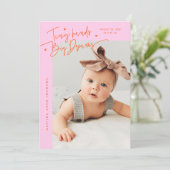 Tiny Hands Big Dreams Script Oranje Roze Geboorte Aankondiging (Staand voorkant)