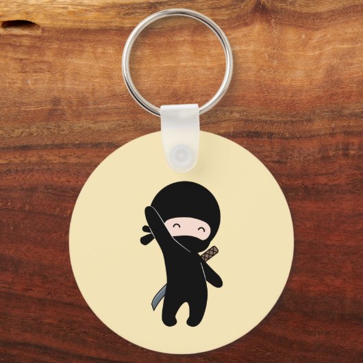 Tiny Happy Ninja op gele Sleutelhanger (Voorkant)