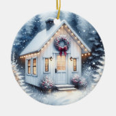 Tiny Home in een magisch winterbos Keramisch Ornament (Voorkant)