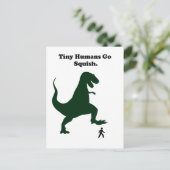 Tiny Humans Go Squish Funny Dinosaur Cartoon Briefkaart (Staand voorkant)