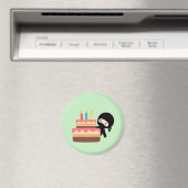 Tiny Ninja Behind Birthday Cake Green Magneet (Insitu (Vaatwasser))