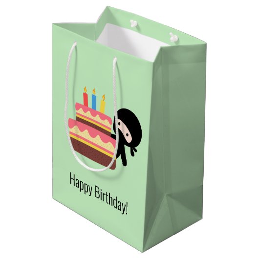 Tiny Ninja Behind Birthday Cake Green Medium Cadeauzakje (Achterkant Gekanteld)