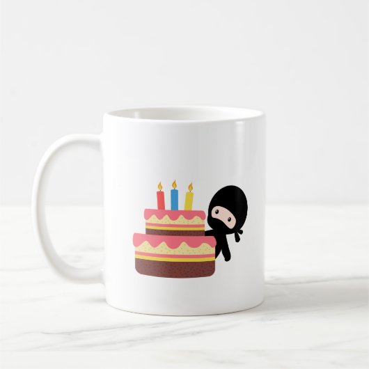 Tiny Ninja Behind Birthday Cake Koffiemok (Links)