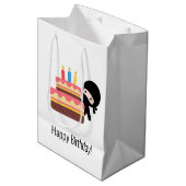 Tiny Ninja Behind Birthday Cake Medium Cadeauzakje (Voorkant Gekanteld)