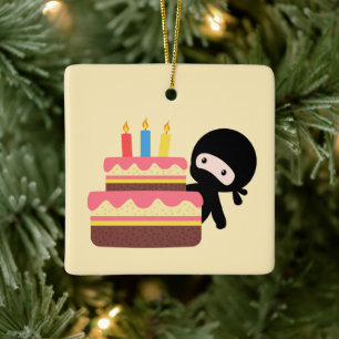 Tiny Ninja Behind Birthday Cake on Yellow Keramisch Ornament