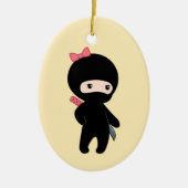 Tiny Ninja Girl op Geel Keramisch Ornament (Voorkant)
