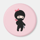 Tiny Ninja Girl op Roze Magneet (Voorkant)