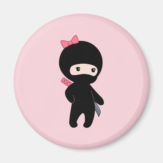 Tiny Ninja Girl op Roze Magneet (Voorkant)