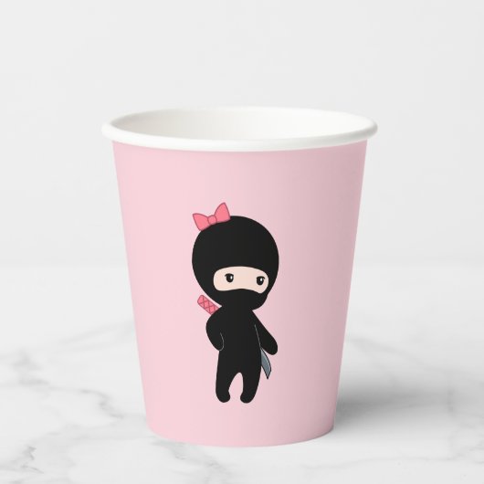Tiny Ninja Girl op Roze Papieren Bekers (Voorkant)