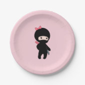 Tiny Ninja Girl op Roze Papieren Bordje (Voorkant)
