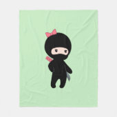 Tiny Ninja Girl over Groen Fleece Deken (Voorkant)