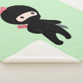 Tiny Ninja Girl over Groen Sherpa Deken (3/4)