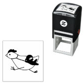 Tiny Ninja Holding Running Chicken Zelfinktende Stempel (In situ)