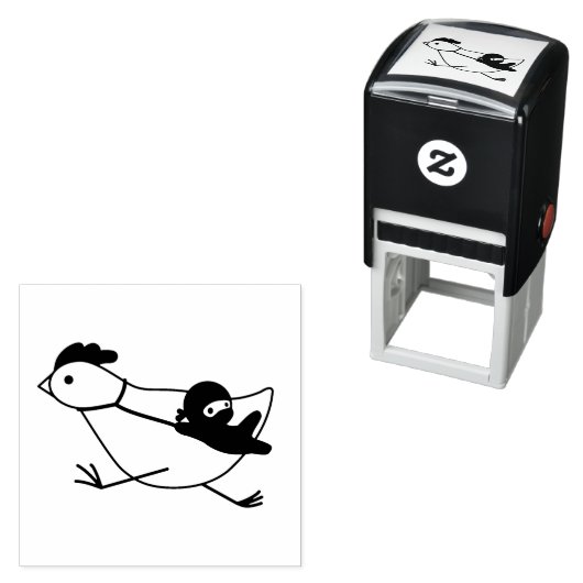 Tiny Ninja Holding Running Chicken Zelfinktende Stempel (In situ)
