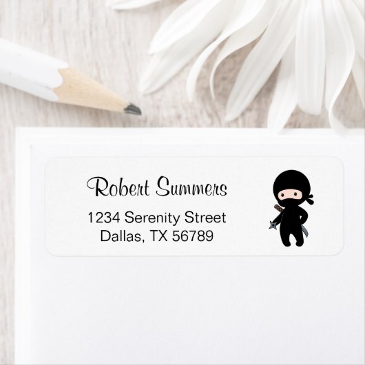 Tiny Ninja Holding Throwing Star Etiket (Insitu)