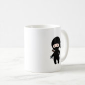 Tiny Ninja Holding Throwing Star Koffiemok (Voorkant rechts)