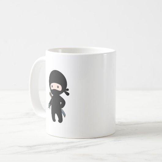 Tiny Ninja Holding Throwing Star Koffiemok (Voorkant links)